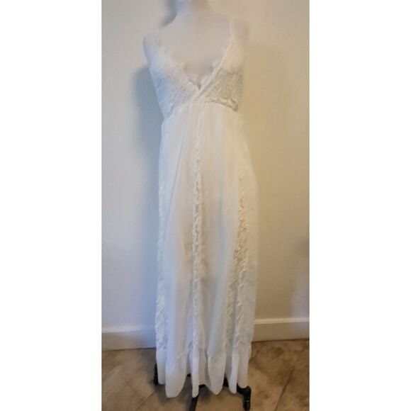 Vintage White Lace Nightgown Size M - Picture 2 of 5